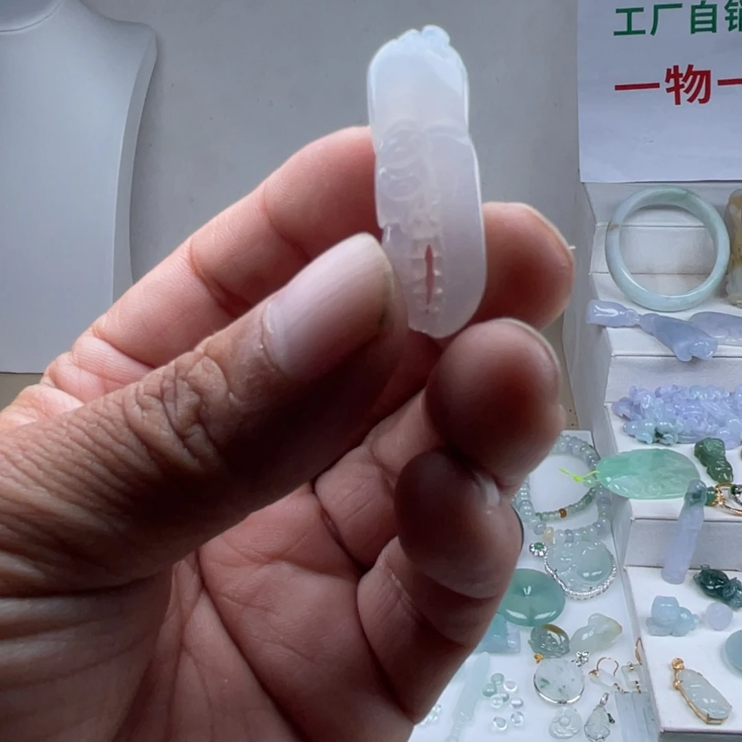 翡翠未镶嵌颈饰翡翠蟹钳