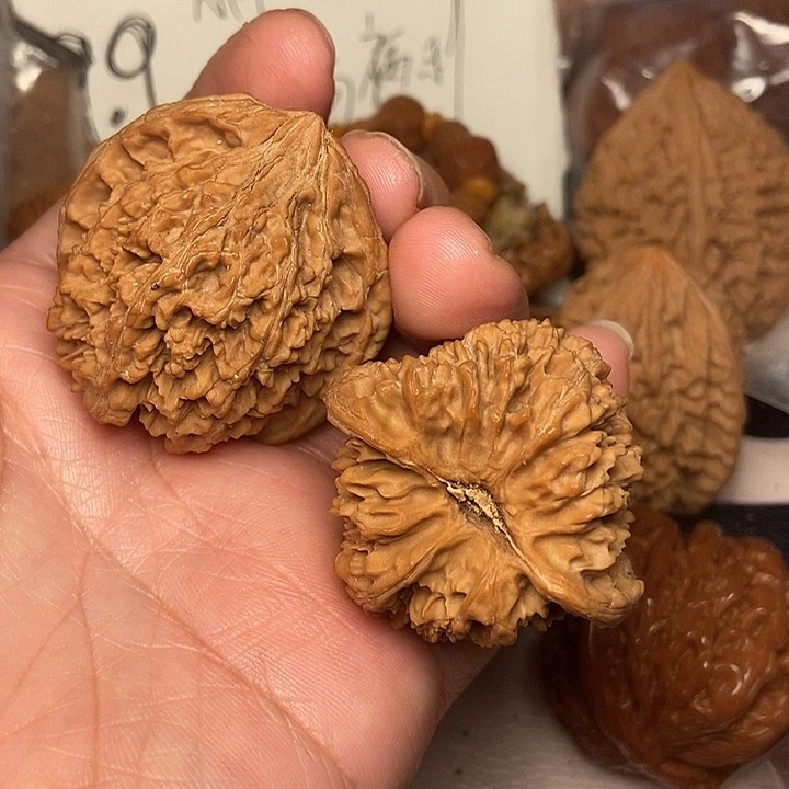 文玩核桃吊坠满43打底