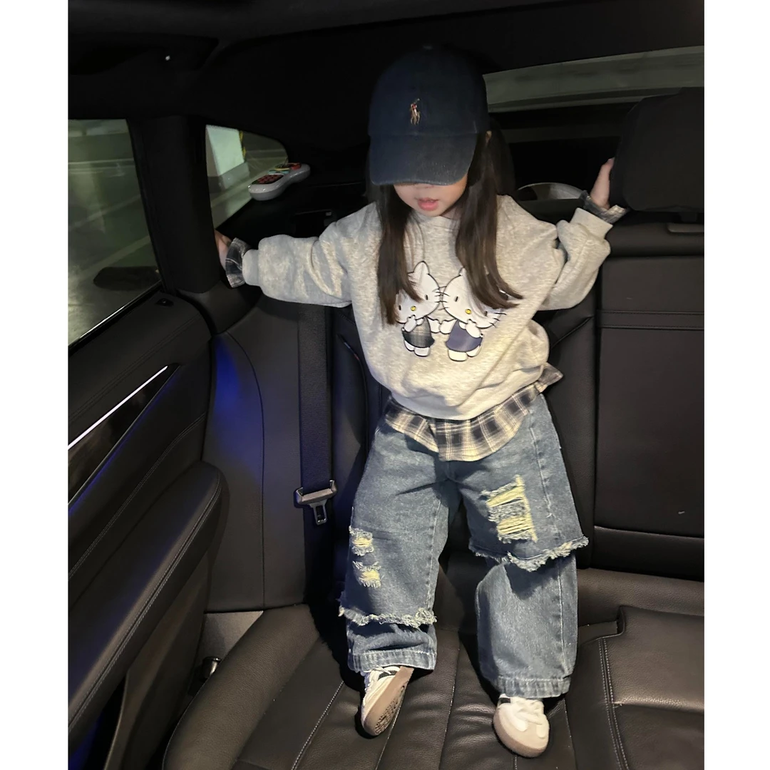 《现货》2025秋季女童韩版洋气甜酷KT假两件圆领卫衣破洞牛仔裤套装