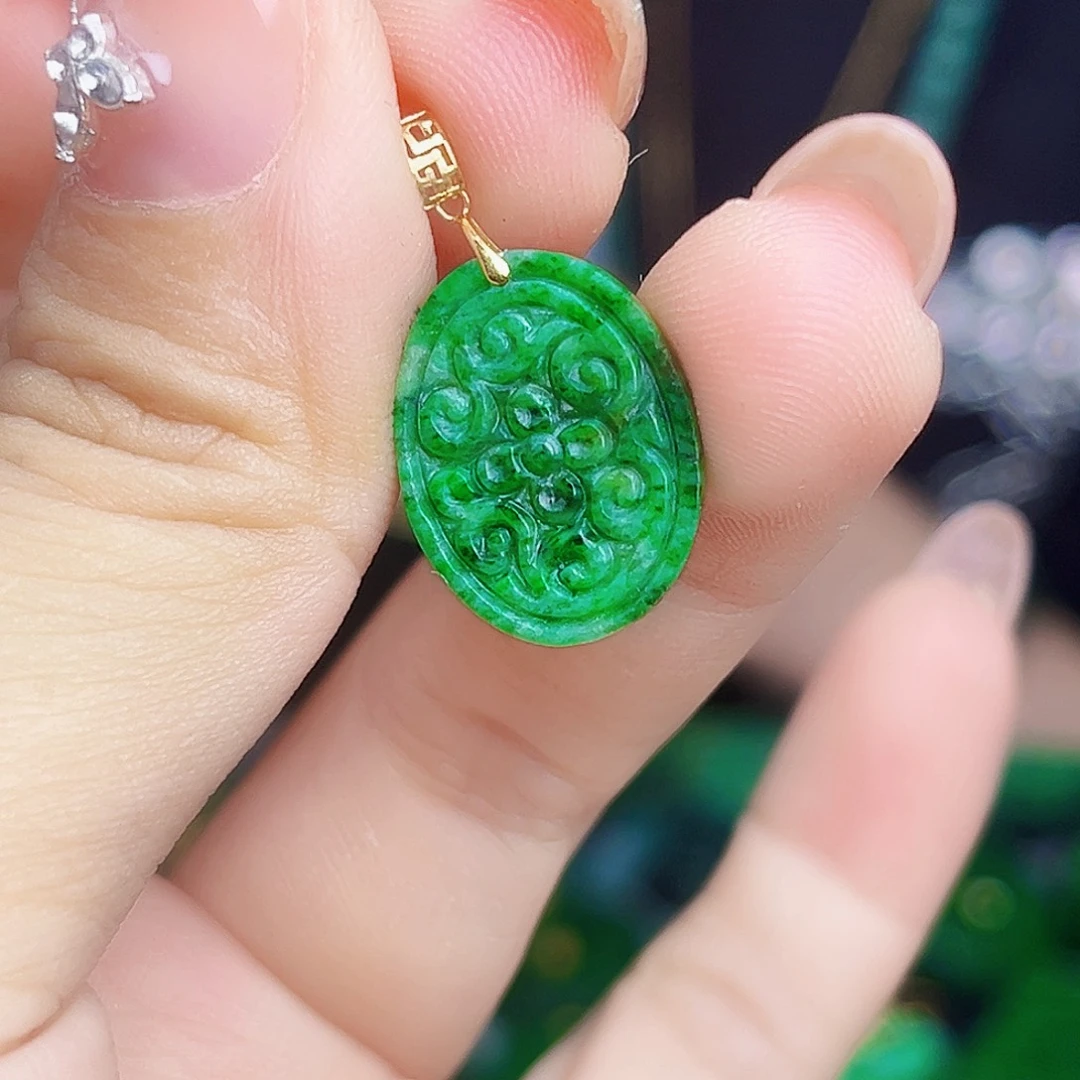 翡翠18K金镶嵌颈饰多样性