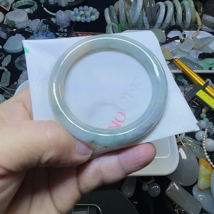 翡翠未镶嵌手镯手镯 有纹