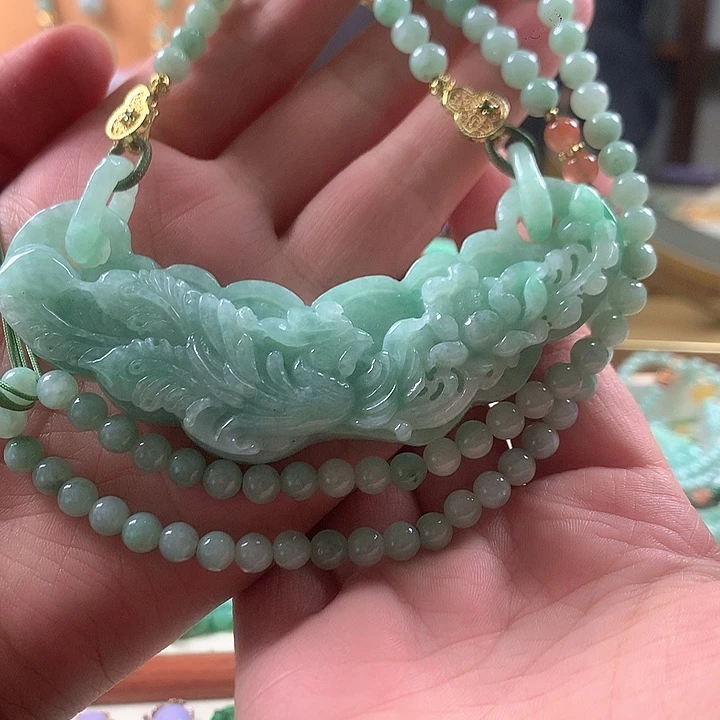 翡翠未镶嵌颈饰吊坠