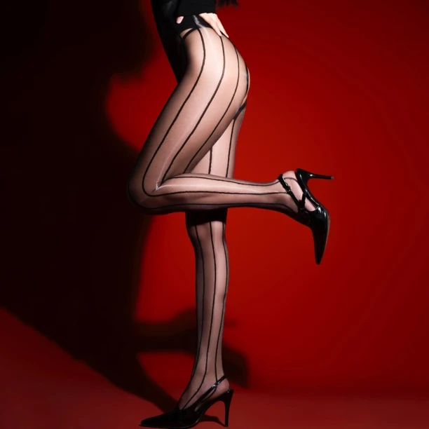 「缠」极光八道纵贯线油亮丝袜