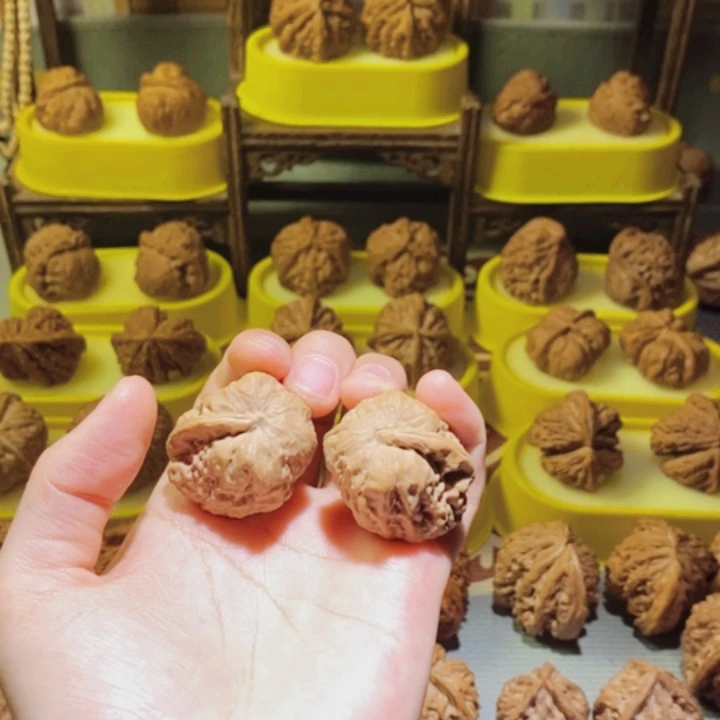 【闪购商品】文玩核桃吊坠一帆风顺