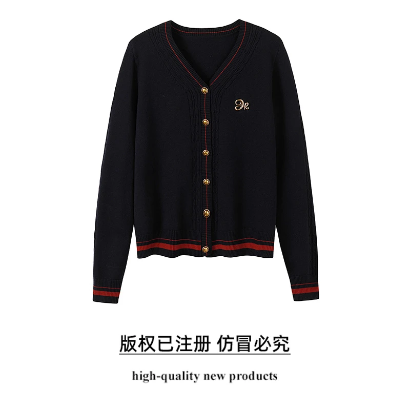 奢姿2025年春季新款大码女装胸针拼接上衣胖妹妹V领气质针织衫