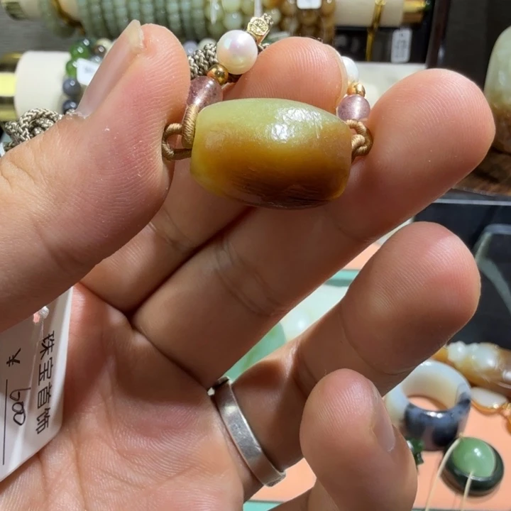 和田玉（糖玉）未镶嵌颈饰