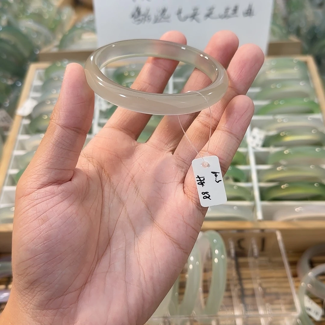 玛瑙/玉髓未镶嵌手镯圈口60.3