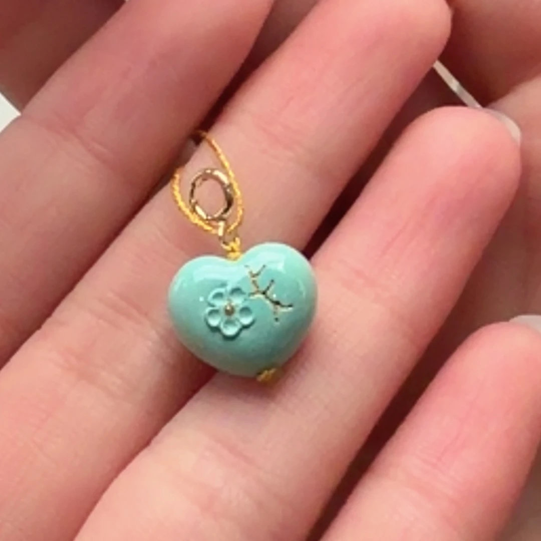 绿松石未镶嵌颈饰