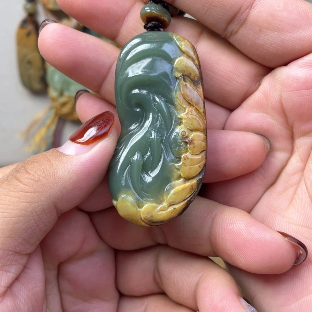 岫岩河磨玉（透闪石质玉）挂坠未镶嵌向*?