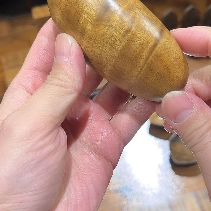 金丝楠不**亢金丝楠手把件