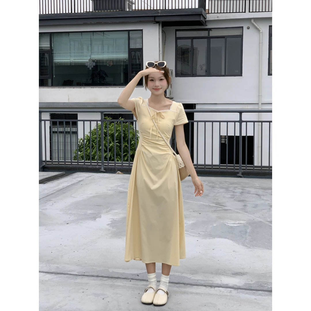 2025新款法式方领短袖连衣裙女收腰显瘦气质赫本风长裙