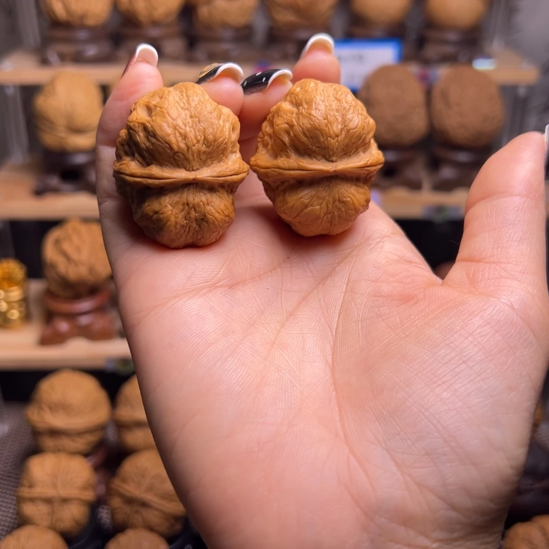 郑***屁桃核把件小玉蟾H015、