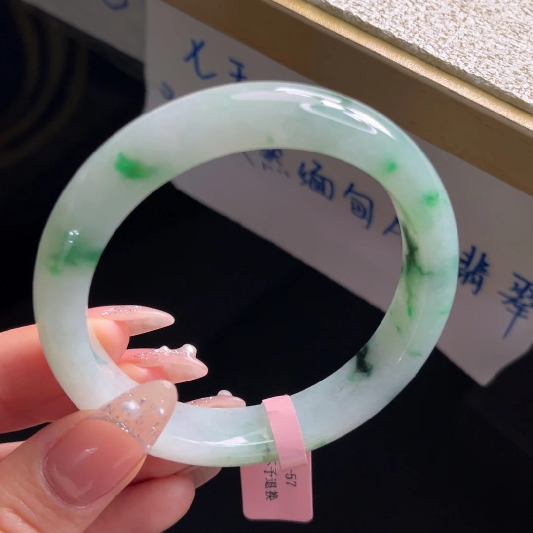 翡翠未镶嵌手镯手镯