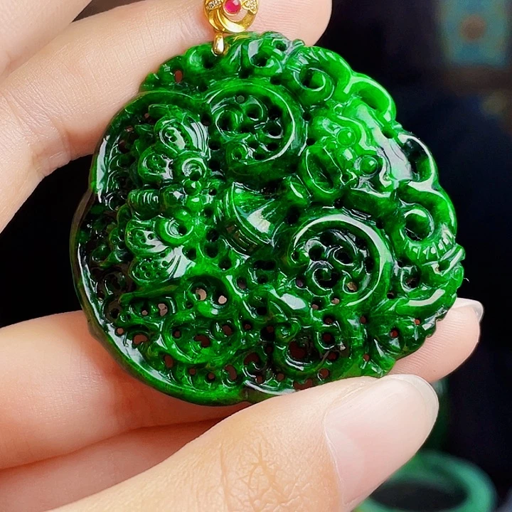 翡翠18K金镶嵌颈饰多样性