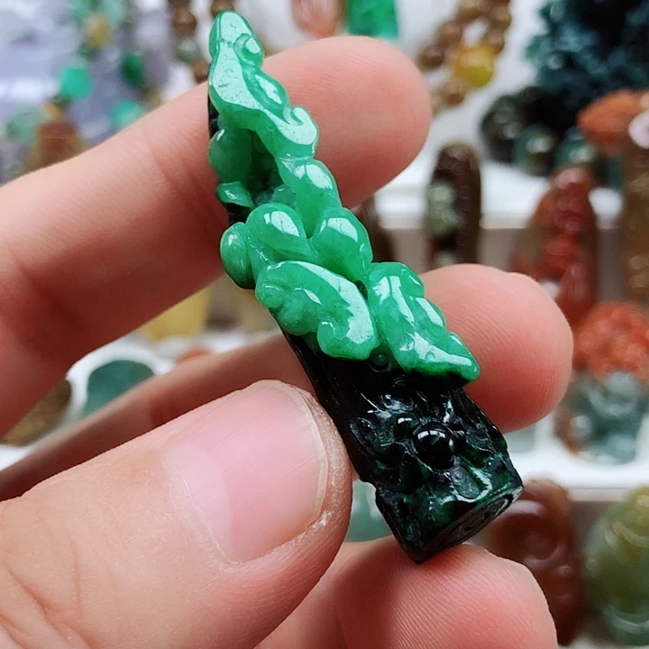 颈饰未镶嵌翡翠翡翠