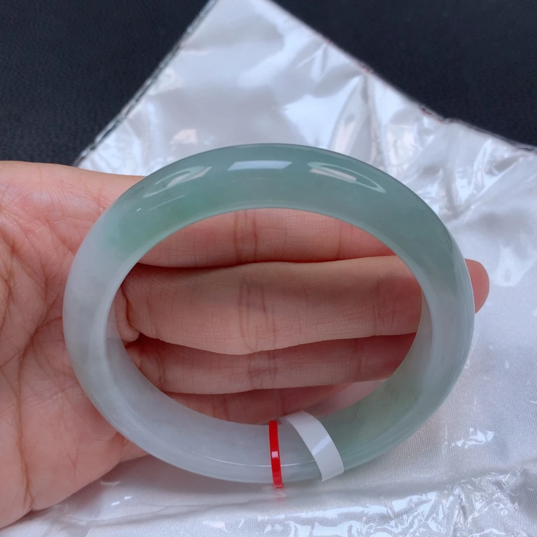 翡翠手镯未镶嵌天然60圈