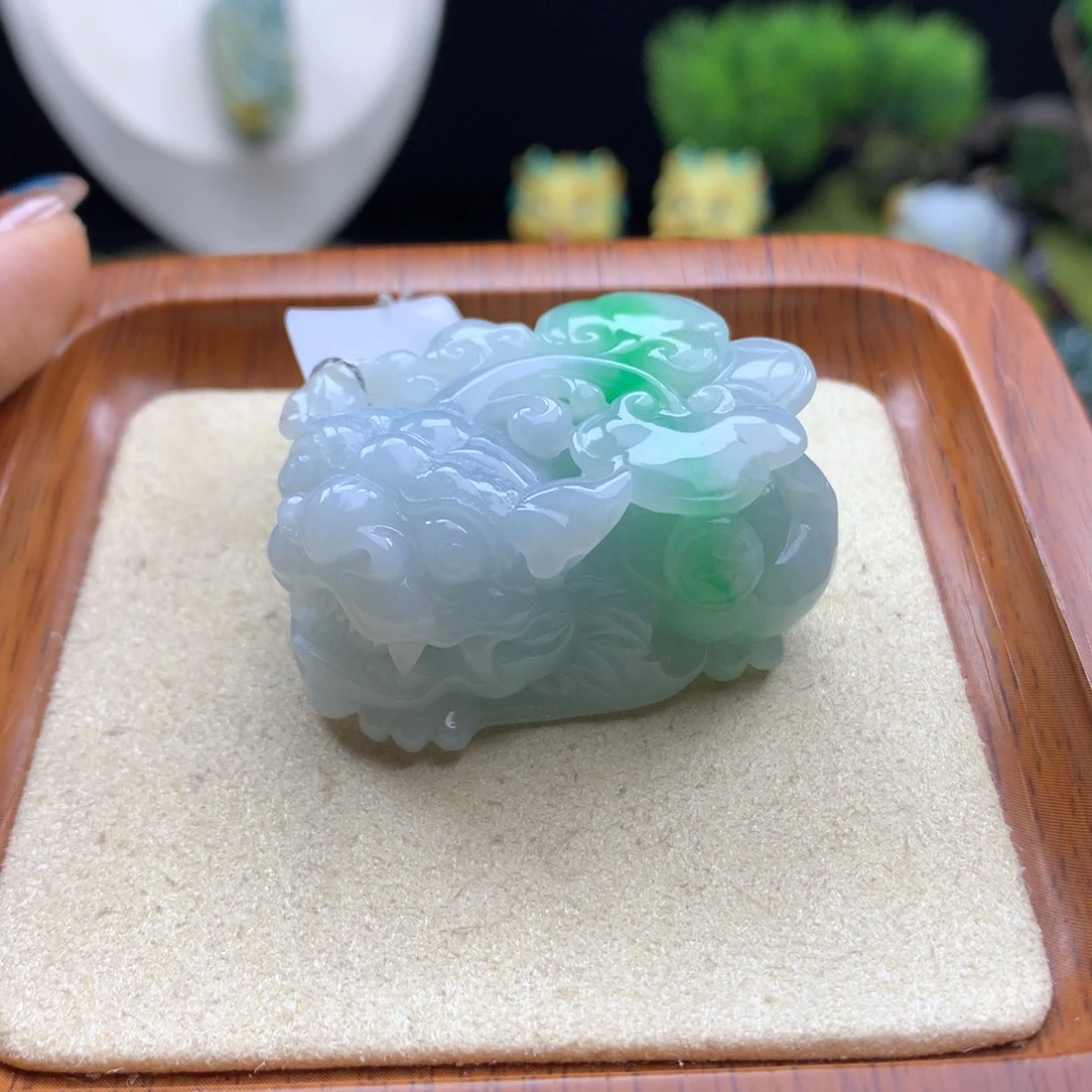 翡翠未镶嵌颈饰10