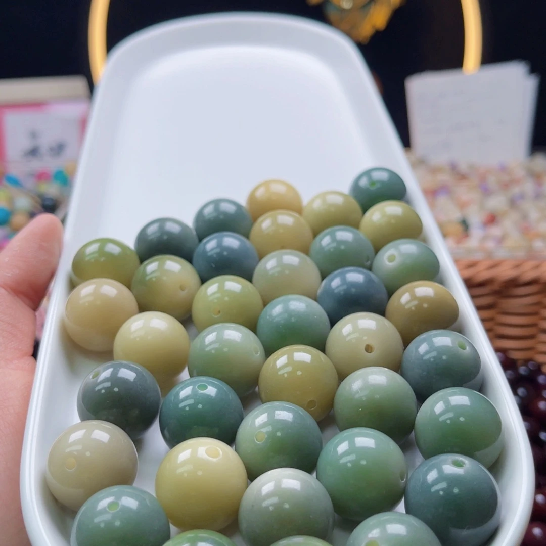 吊坠白玉菩提b17mm/10+3颗青提瑕