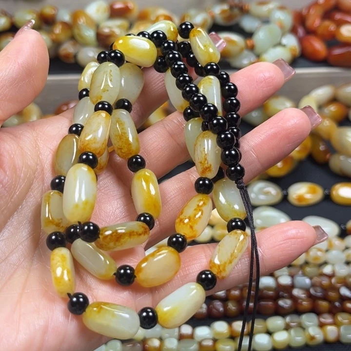 努***哥和田玉未镶嵌手串