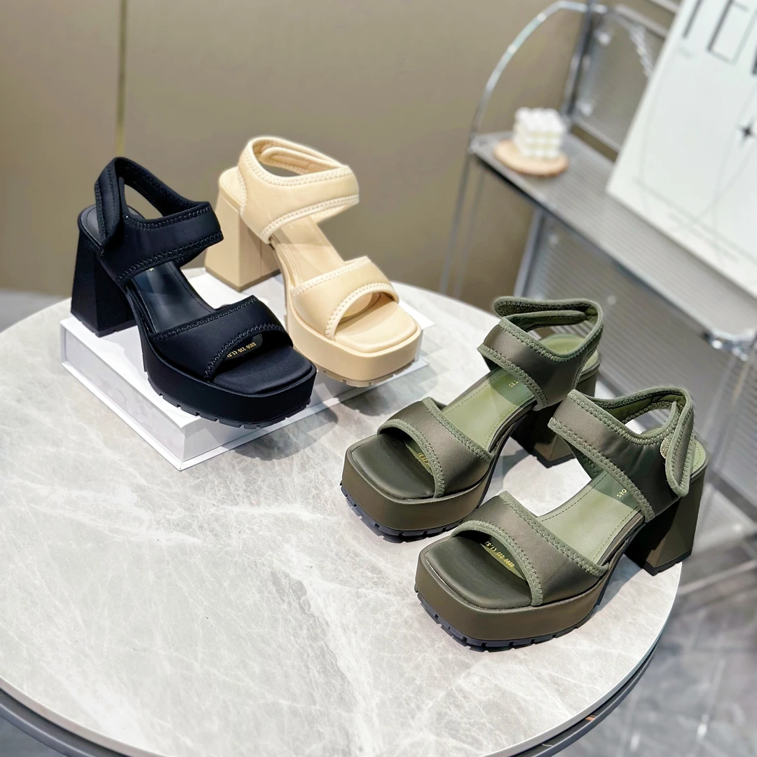 【8公分】休闲运动风防水台粗跟凉鞋魔术贴后空厚底高跟凉鞋方头鞋