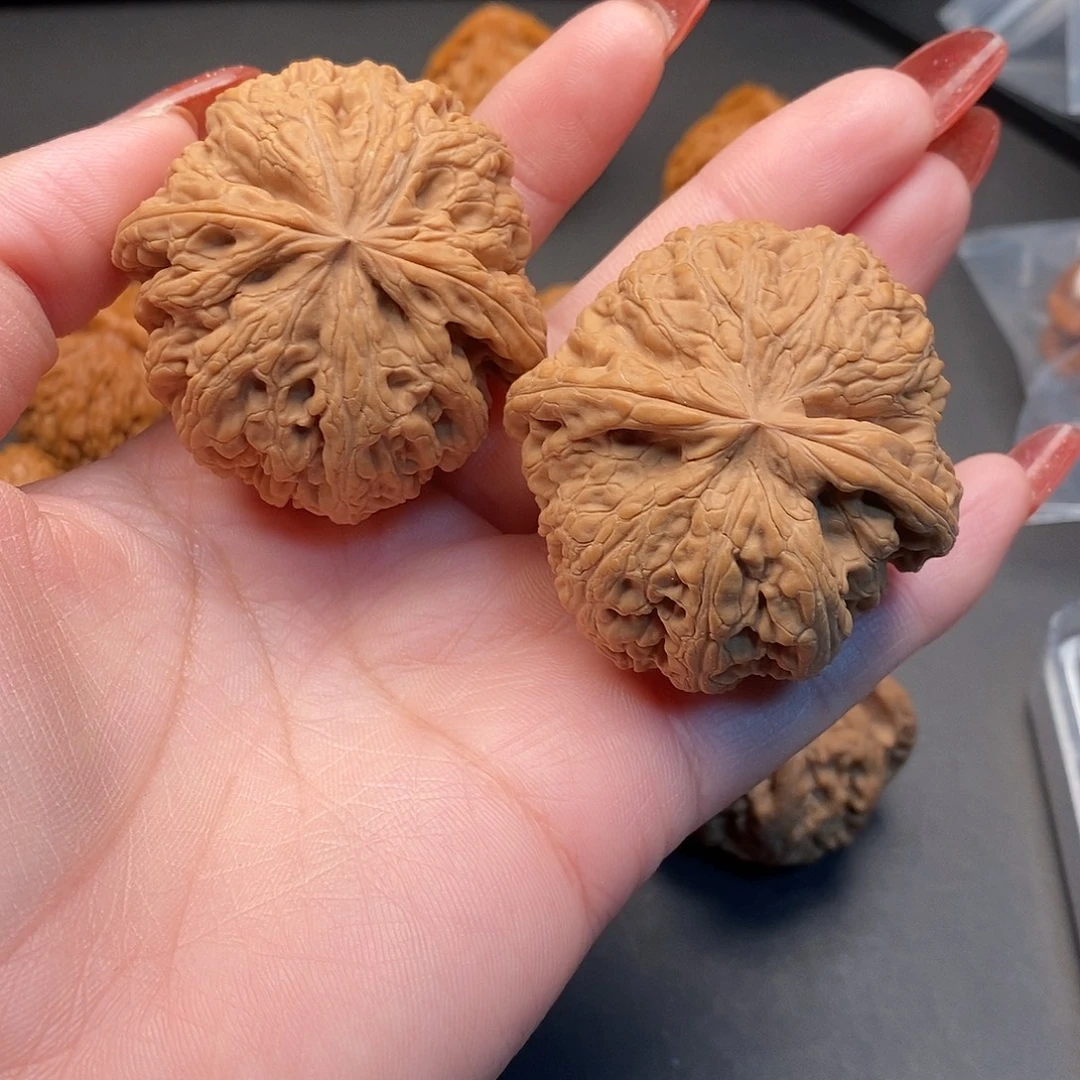 为***生桃核把件精对儿大粗筋