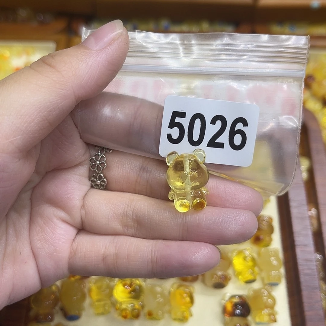 琥珀未镶嵌颈饰蜜蜡