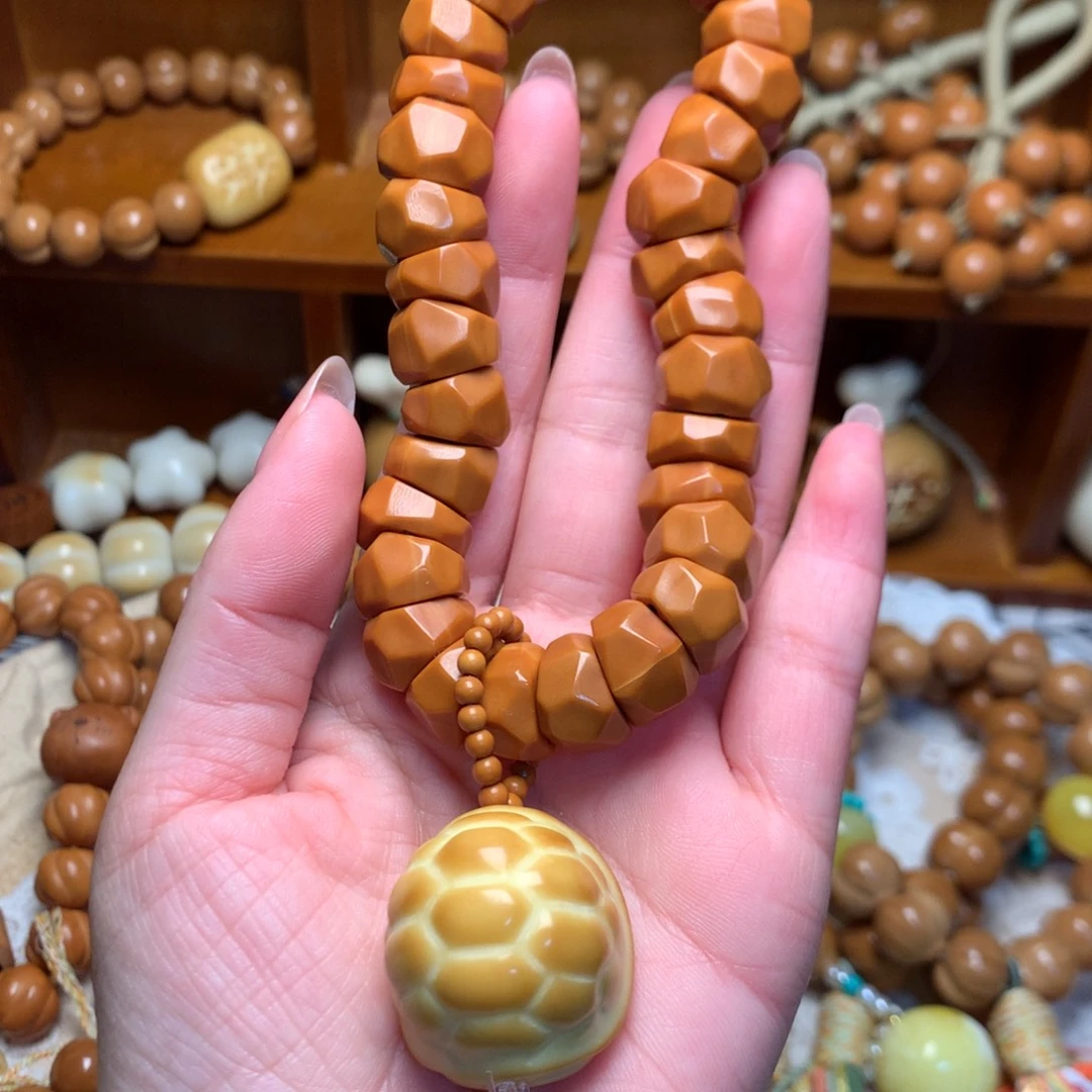 吊坠猴头核桃奶酪大肠手串富甲