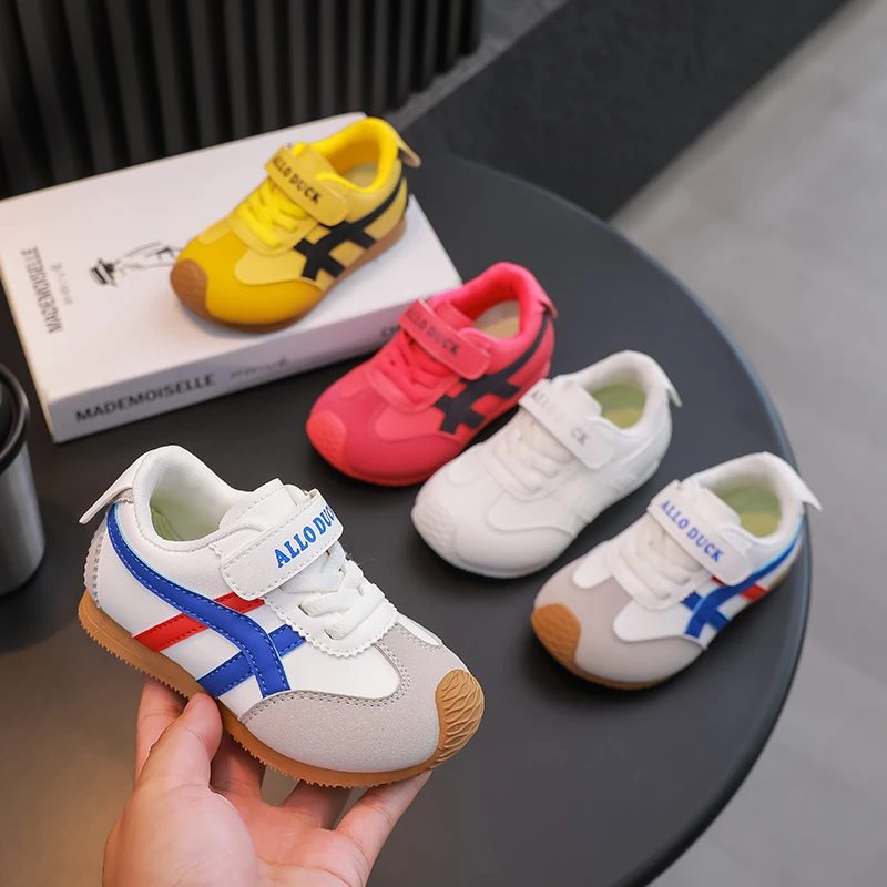 新款秋季儿童运动鞋时尚网面透气男童阿甘女童休闲童鞋