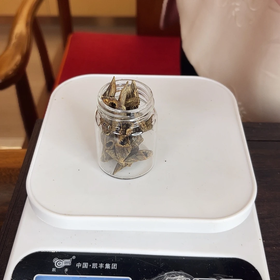 沉香手把件张勺子老料10克