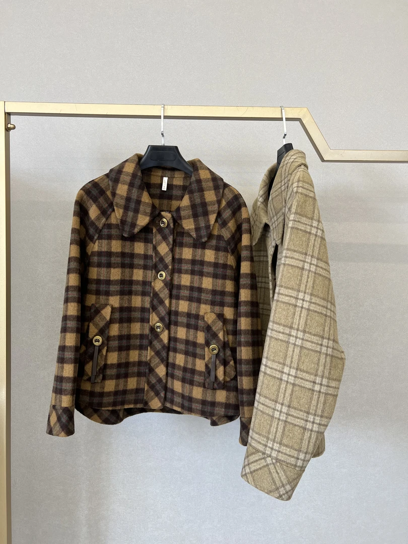 秋冬新款翻领短款格子毛呢外套直筒落肩袖保暖高级贵气