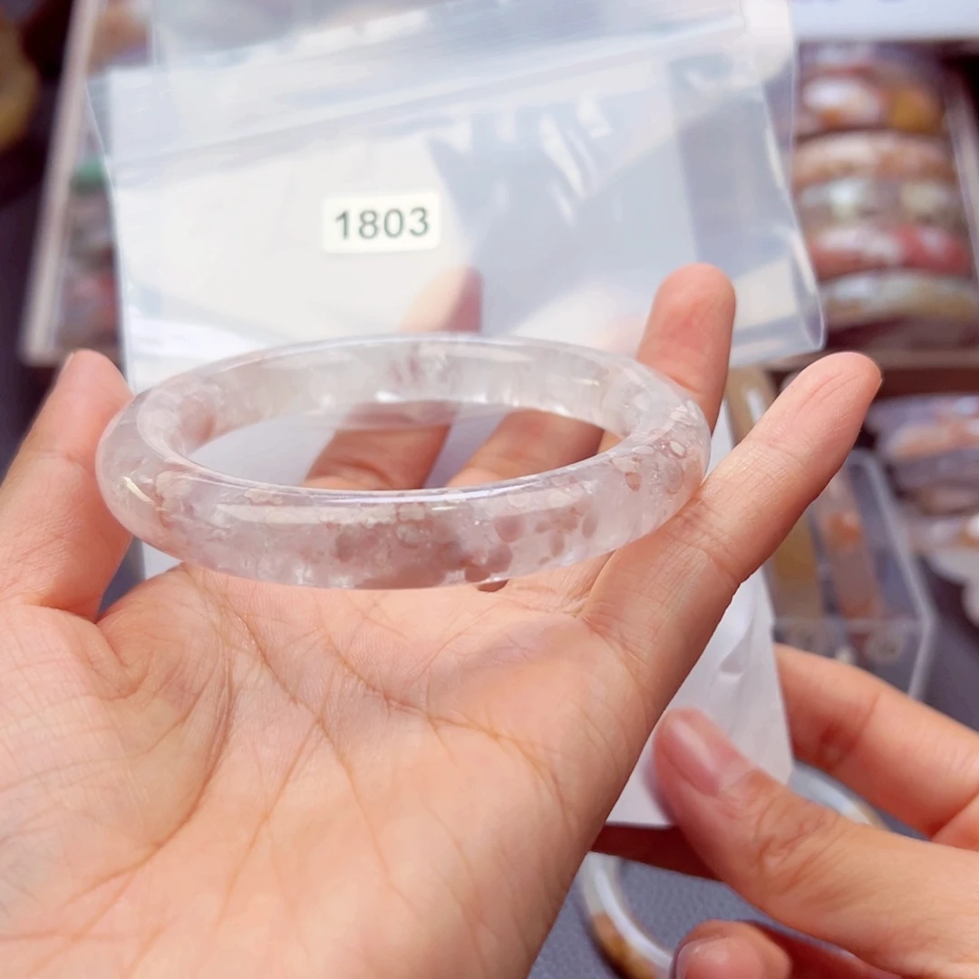 未镶嵌手镯石英质玉杭*