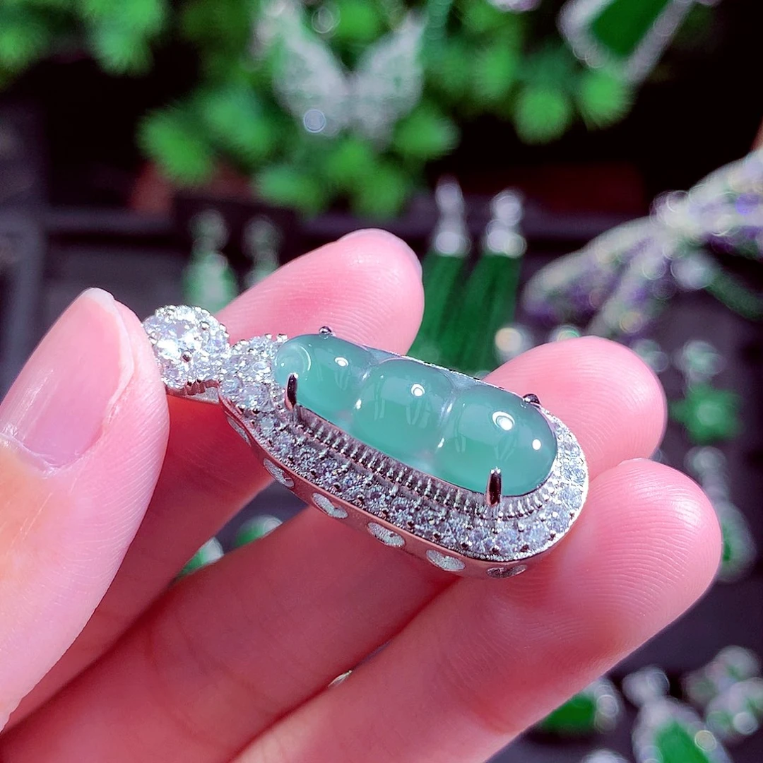 颈饰未镶嵌翡翠天然
