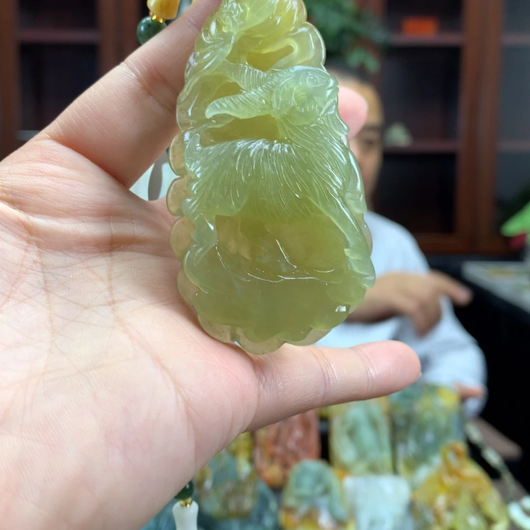 未镶嵌蛇纹石玉颈饰