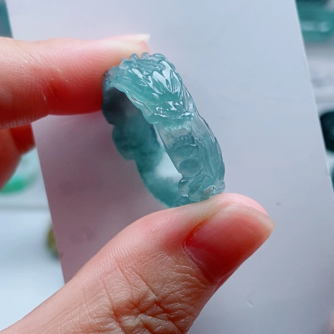 翡翠戒指未镶嵌翡翠