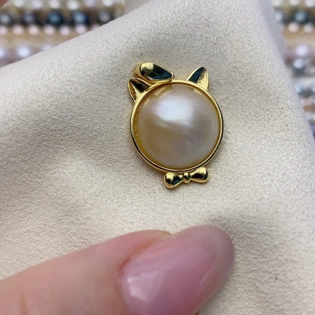 【闪购商品】银S925镶嵌拼合珍珠（马贝珠）颈饰