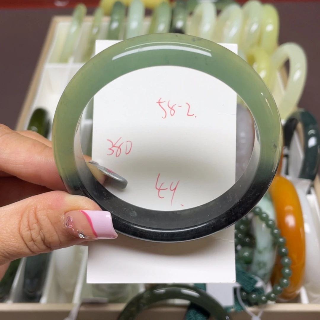 未镶嵌蛇纹石玉手链