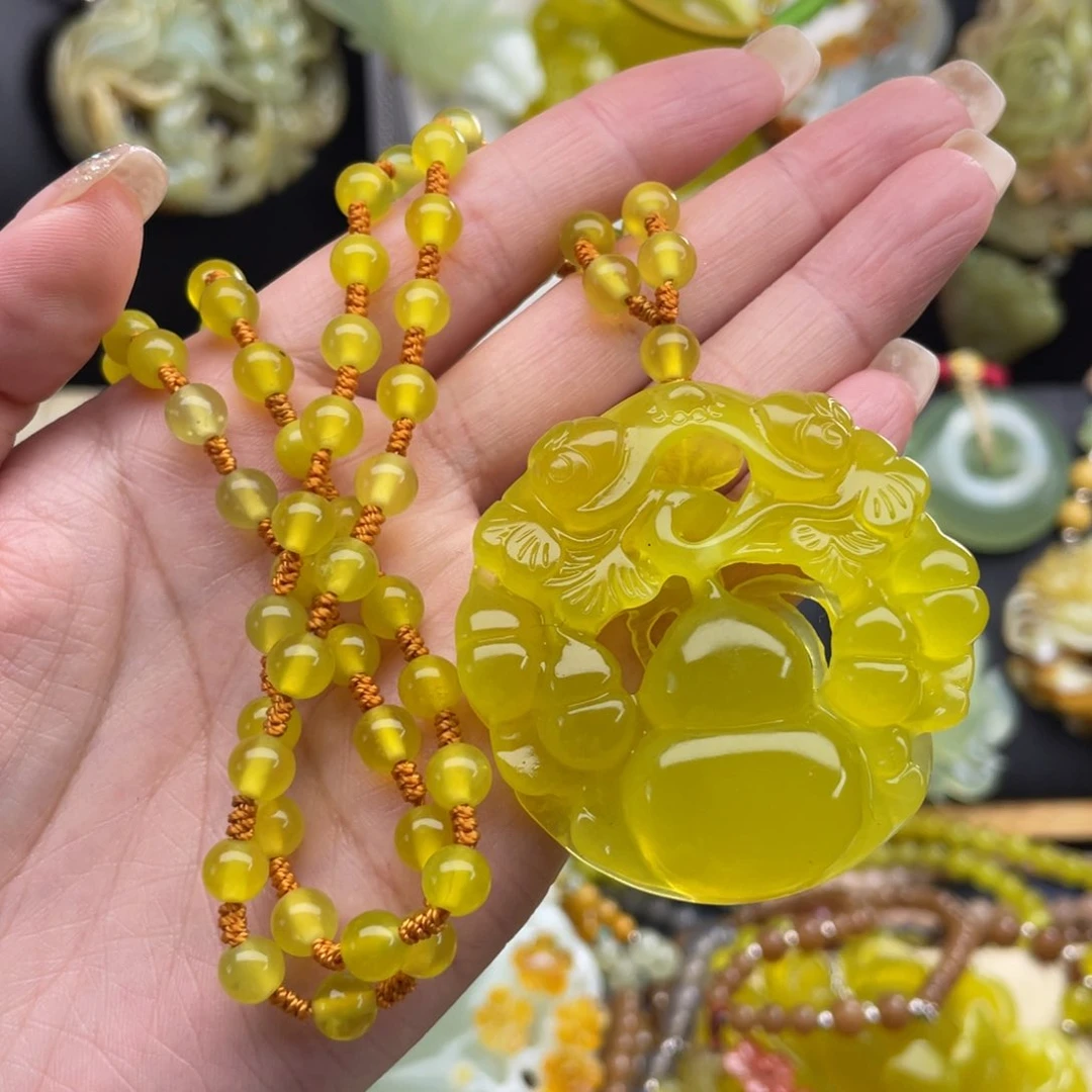 蛇纹石玉未镶嵌颈饰