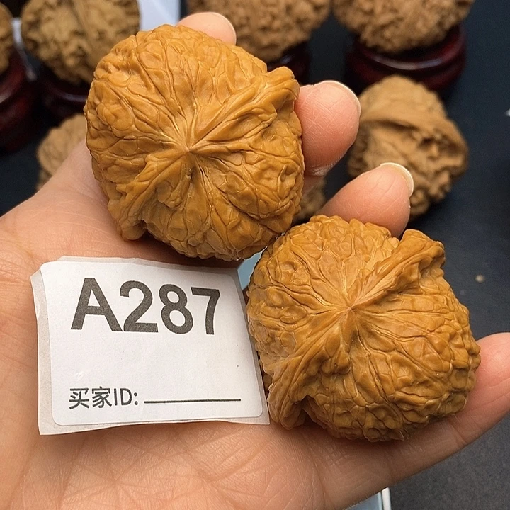 叔***核桃南瓜4.5肚子4.8，克重55