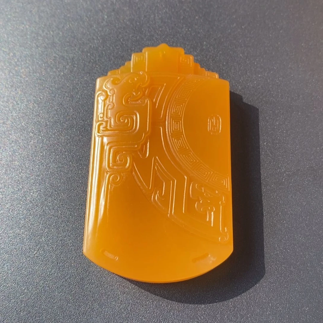 石英质玉（黄龙玉）颈饰未镶嵌江***蟹缅黄挂件