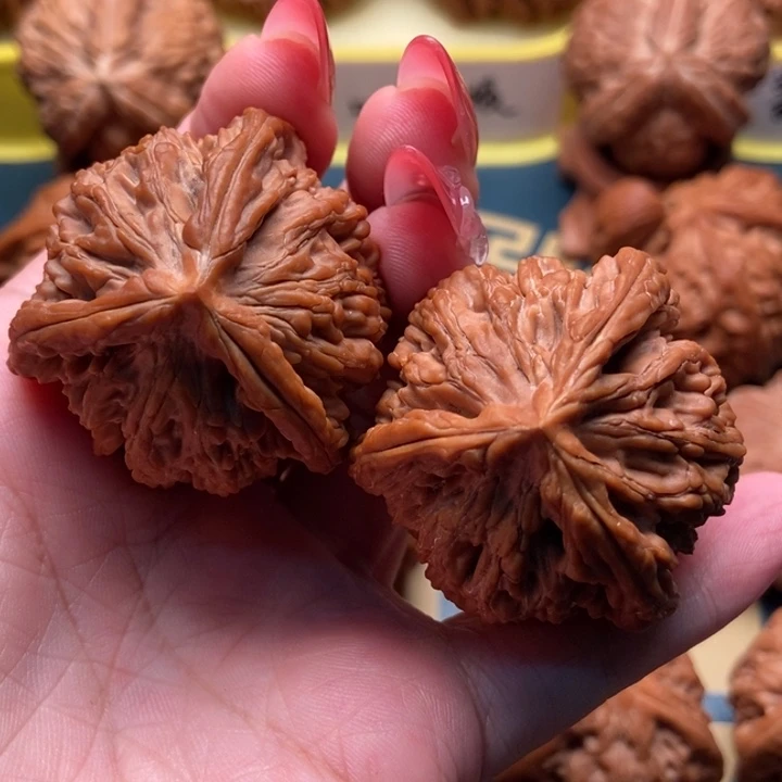 小***平文玩核桃把件麦穗虎头奔