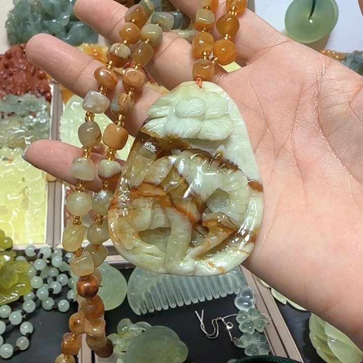 未镶嵌蛇纹石玉吊坠