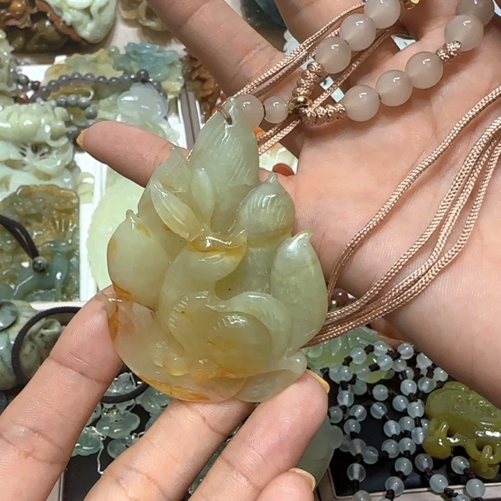 蛇纹石玉未镶嵌吊坠