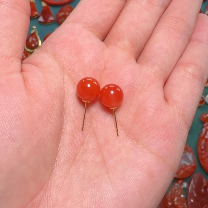 18K金镶嵌耳饰南红玛瑙