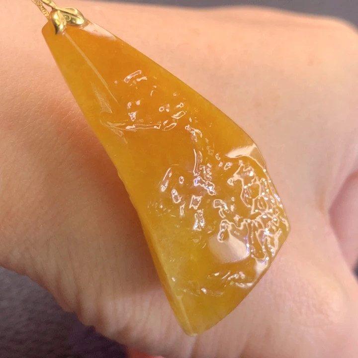 翡翠18K金镶嵌颈饰翡翠