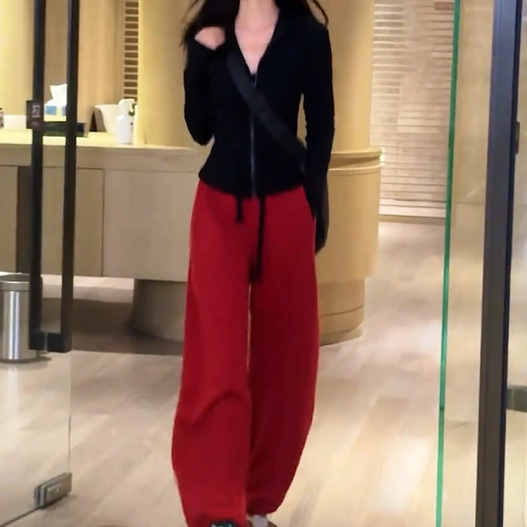 韩系松弛感穿搭套装减龄时尚户外运动风黑色翻领卫衣两件套女装