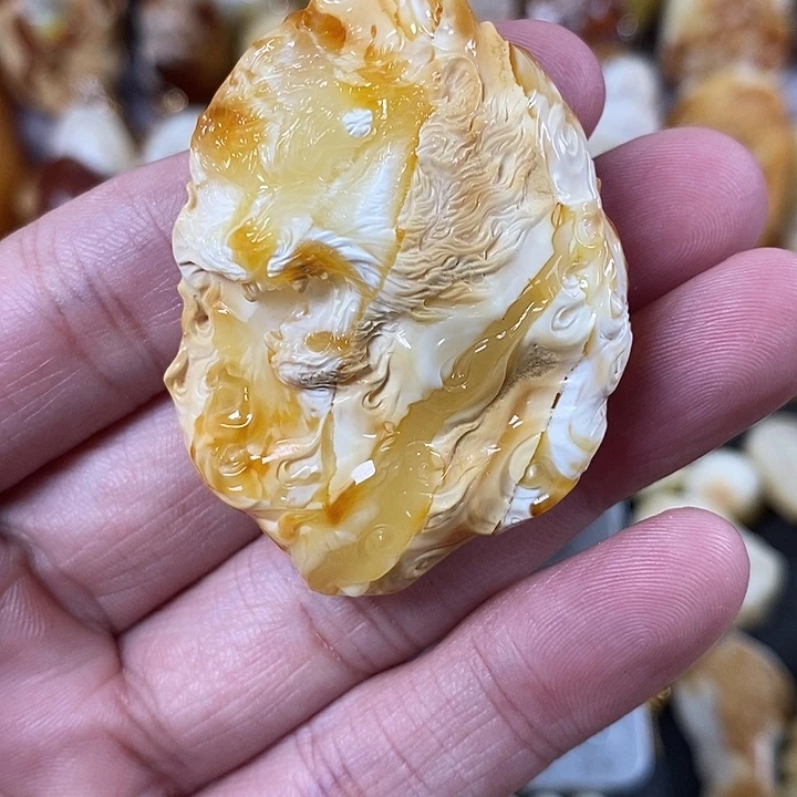金***玩裸石琥珀未镶嵌我
