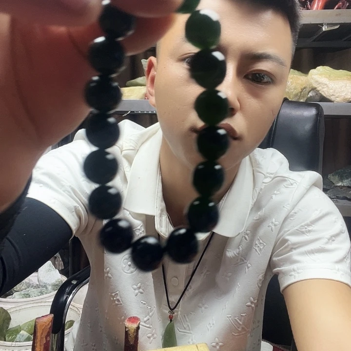 未镶嵌蛇纹石玉珠宝奇石19