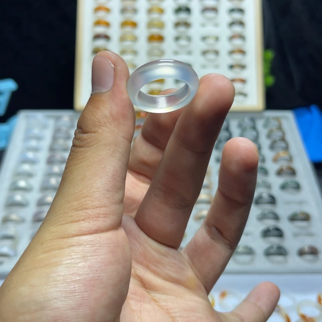 玛瑙/玉髓戒指未镶嵌讲****?
