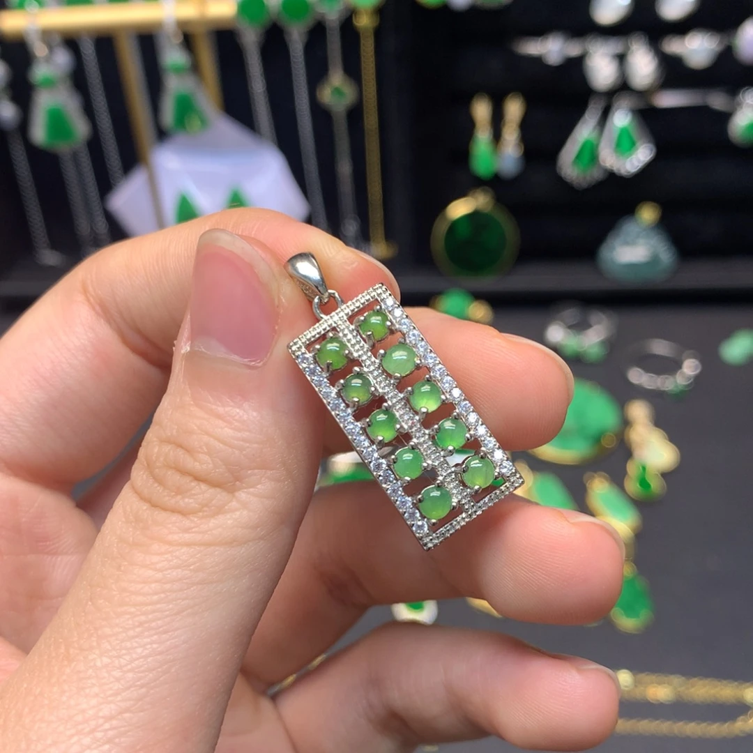 翡翠未镶嵌吊坠(不含链)有纹裂