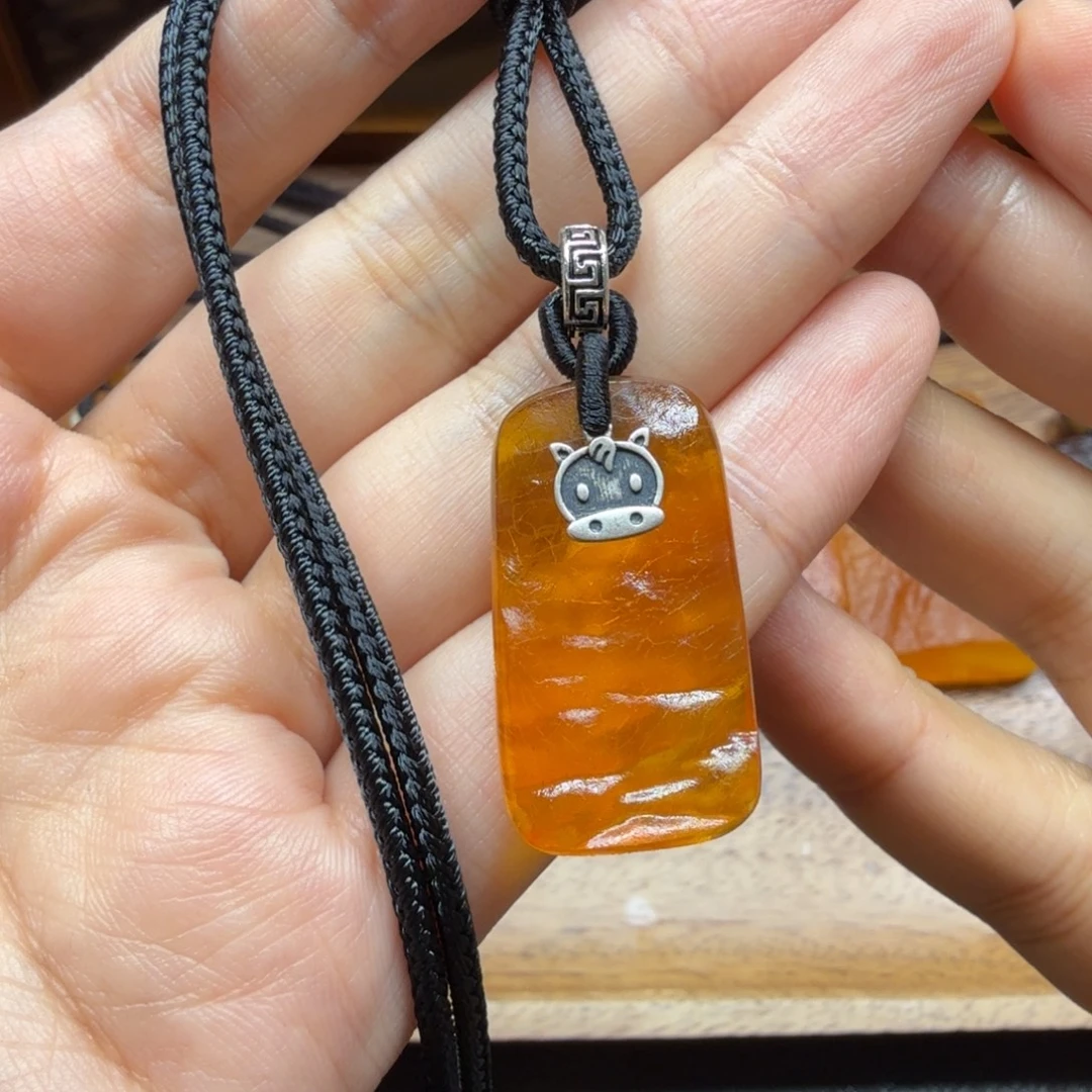 琥珀吊坠(赠链)未镶嵌